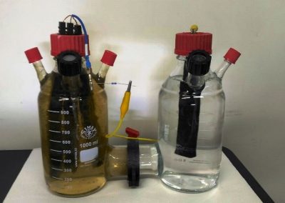 Cella bioelettrochimica a due camere per prove a scala di laboratorio di rimozione di inquinanti in acque di falda