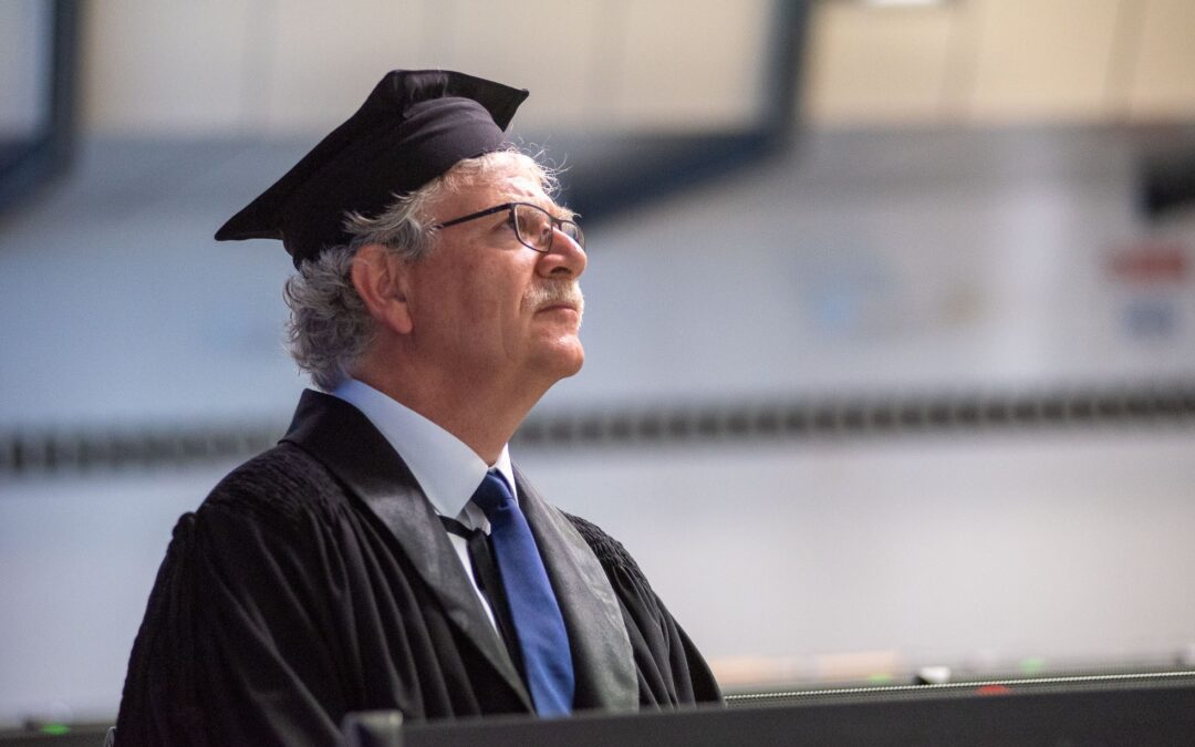 Laurea Ad Honorem upon Mark Sarkisian